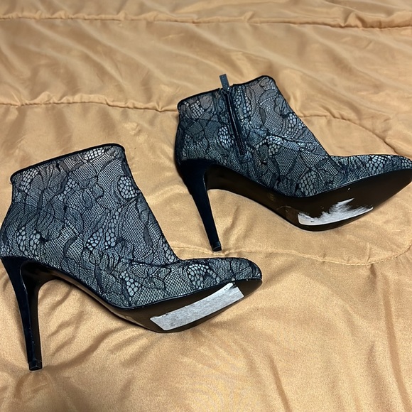 Jessica Simpson Black Lace STACIE Ankle Boot Booties Size 8.5 - Picture 5 of 8